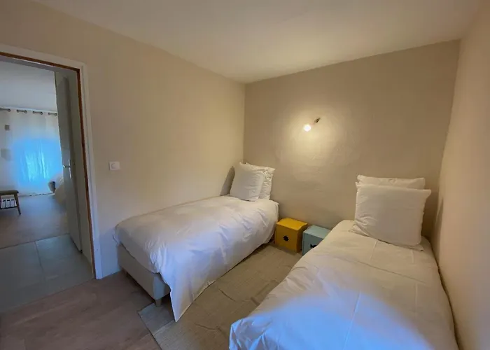 Frühstückspension Le Nomade En Provence 3*