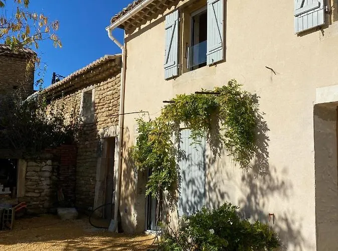 Frühstückspension Le Nomade En Provence 3*