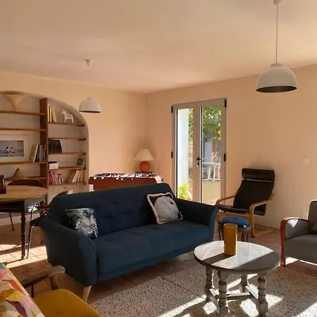 Bed & Breakfast Le Nomade En Provence 3*