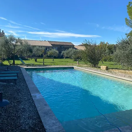 Couette-café Le Nomade En Provence 3*