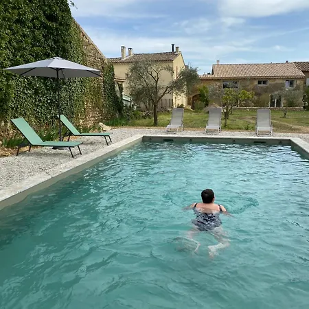 Le Nomade En Provence Bed & Breakfast